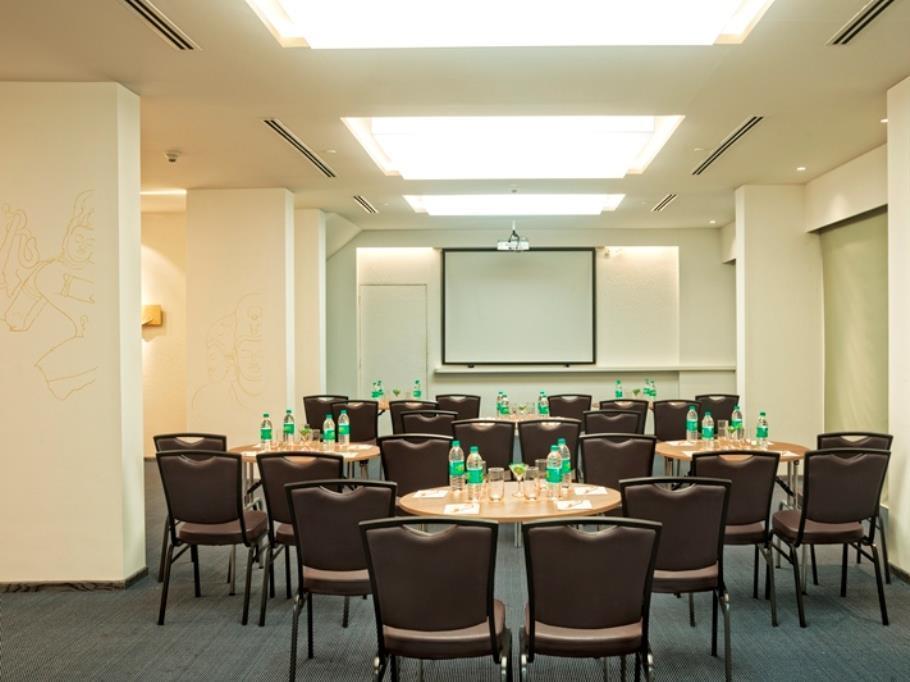 Kohinoor Elite Near Bkc Hotel 3*
